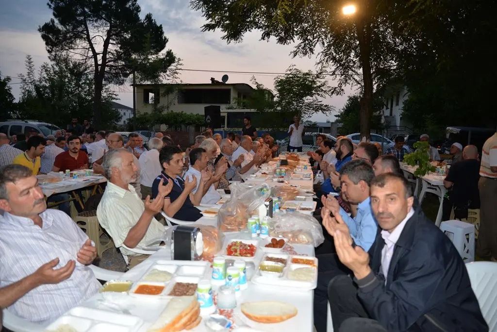 Haber: Çiftlik, geleneksel iftarda buluştu - Galeri-1
