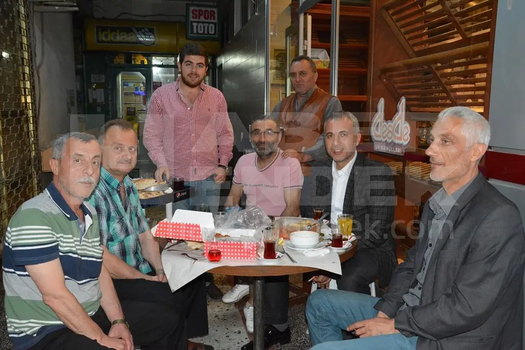 Haber: Babaoğlu, Esnafla oruç açtı - Öne Çıkan