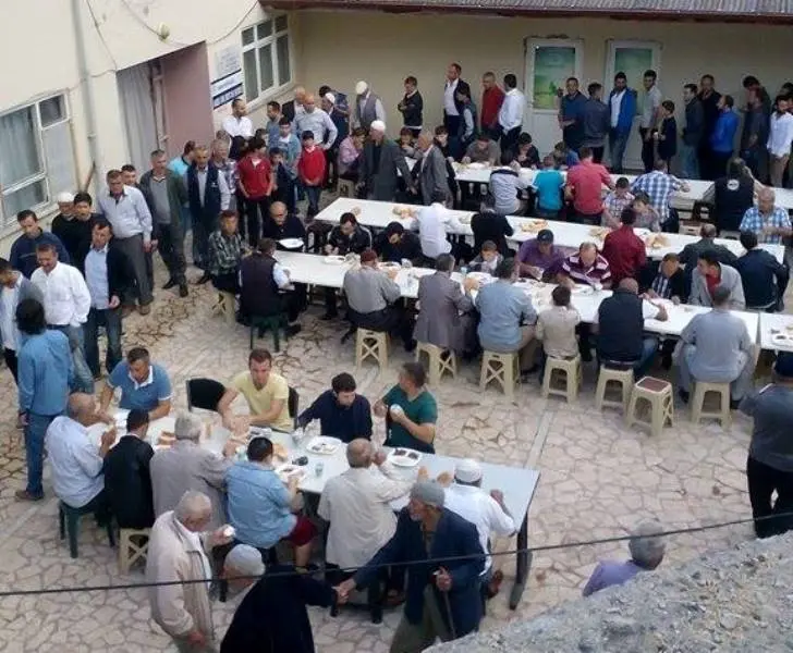 Haber: Bir asrı aşan bayram geleneğini sürdürüyorlar - Galeri-3