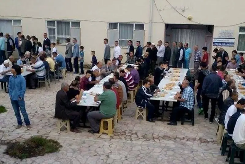 Haber: Bir asrı aşan bayram geleneğini sürdürüyorlar - Galeri-4