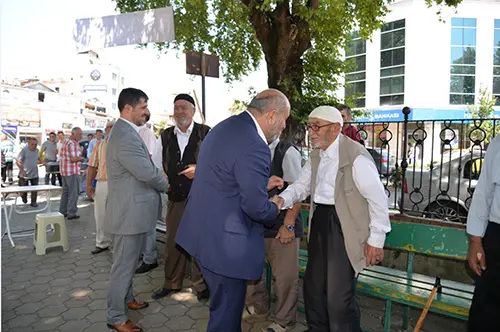 Haber: Püsküllü Vatandaşlarla Bayramlaştı - Öne Çıkan