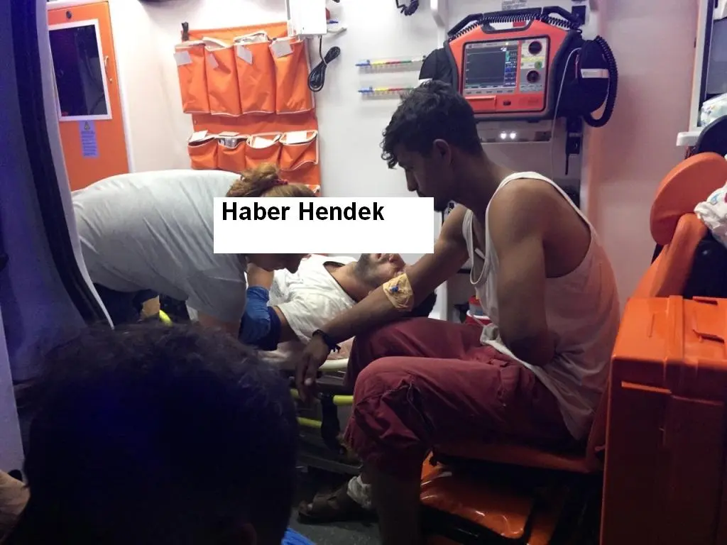 Haber: Panelvanın çarptığı işçi kamyoneti devrildi: 14 yaralı - Galeri-1