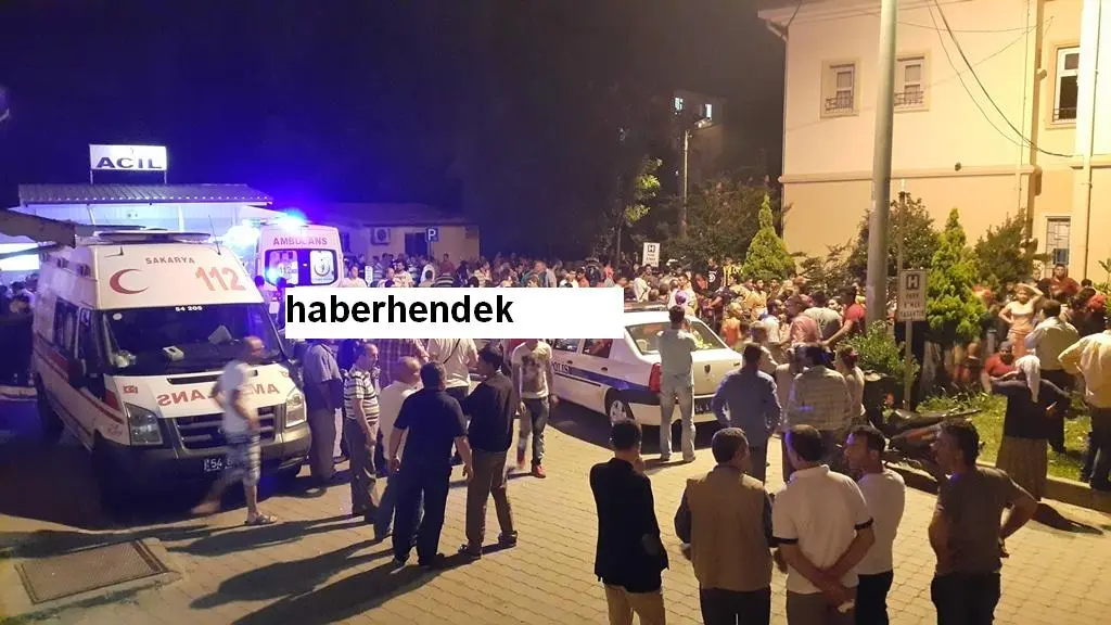 Haber: Panelvanın çarptığı işçi kamyoneti devrildi: 14 yaralı - Galeri-2
