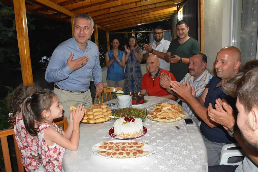 Haber: Babaoğlu’na doğum günü sürprizi - Galeri-2