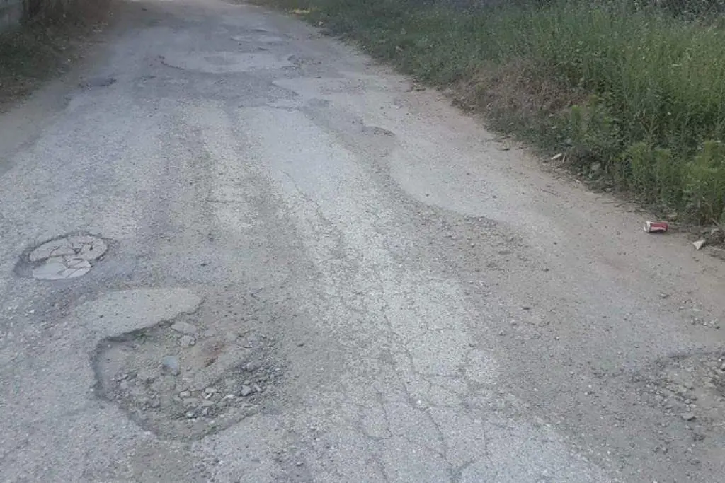Haber: SARI DEDE MAHALLESİNİN ÇÖP VE YOL SORUNU CÖZÜLEMEDİ - Galeri-1