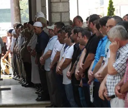 Haber: Erkan Hoca’dan babasına son veda - Öne Çıkan