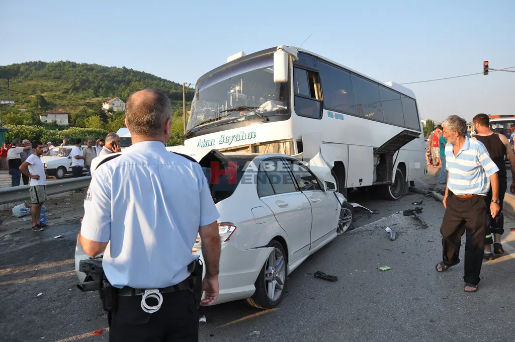 Haber: SANAYİ IŞIKLARINDA KAZA 5 YARALI - Galeri-1