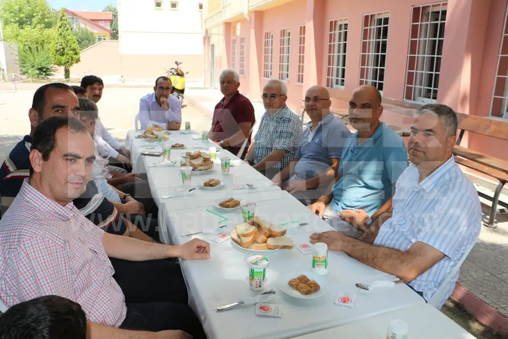 Haber: Atikehanım Anadolu Lisesinde Yaz Kursuna katılan Öğrencilere Motivasyon Yemeği - Galeri-1