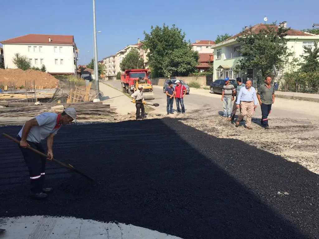 Haber: Hendek’te asfalt ve yama devam ediyor - Öne Çıkan