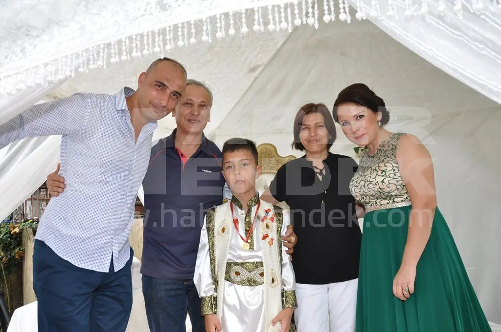 Haber: Enis Delikanlılığa adım attı - Galeri-2