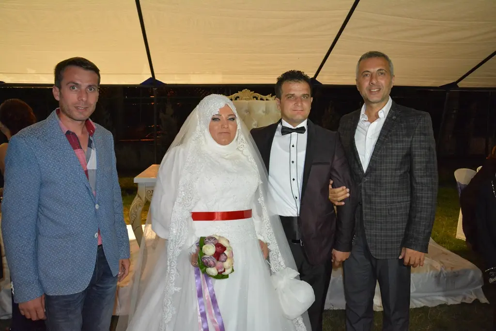 Haber: Esra ve Remzi bir ömür hayata yelken açtılar - Galeri-2