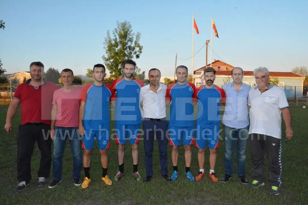 Haber: Hendek Akovaspor Sahaya indi - Galeri-2