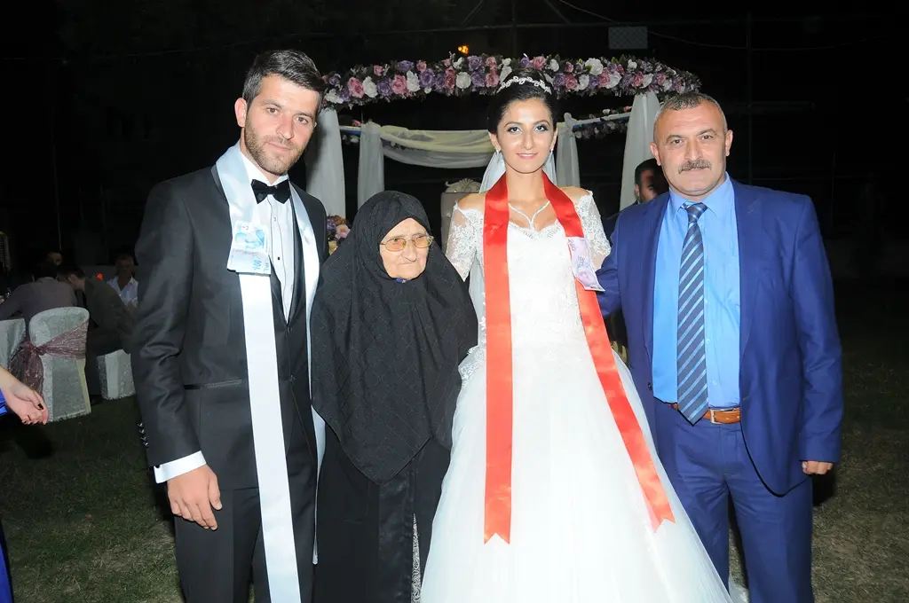 Haber: Başak ve Uğur bir ömür hayata evet dedi - Galeri-3