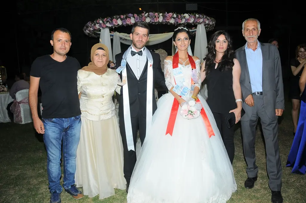 Haber: Başak ve Uğur bir ömür hayata evet dedi - Galeri-6