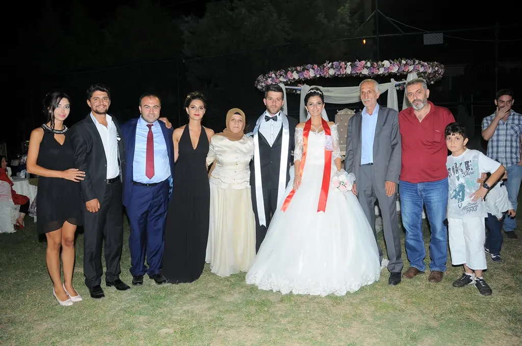 Haber: Başak ve Uğur bir ömür hayata evet dedi - Galeri-4