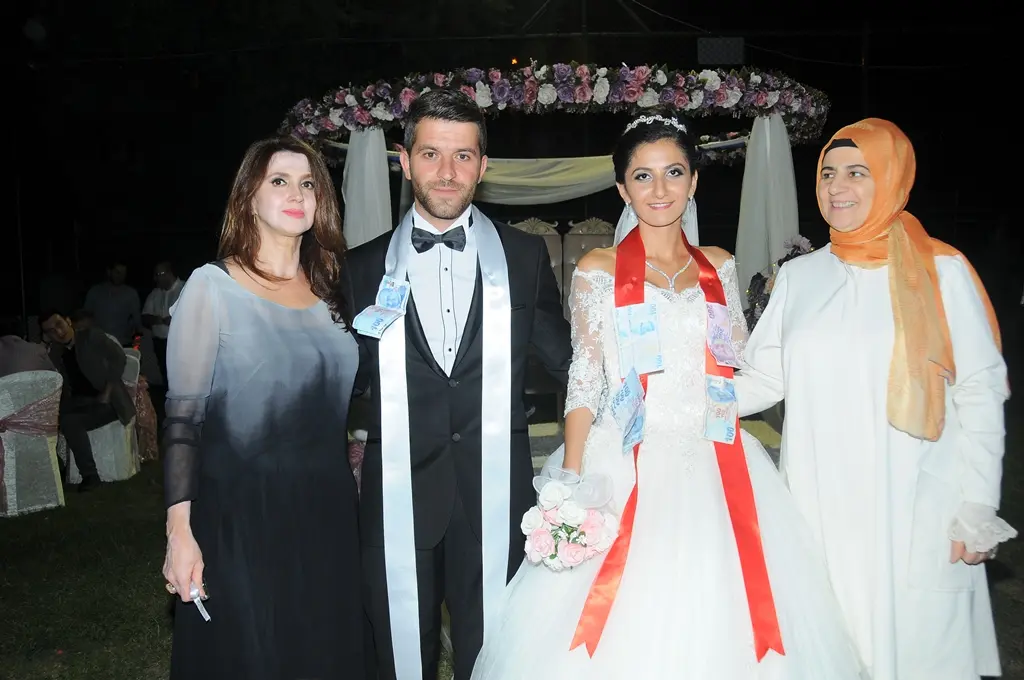 Haber: Başak ve Uğur bir ömür hayata evet dedi - Galeri-5