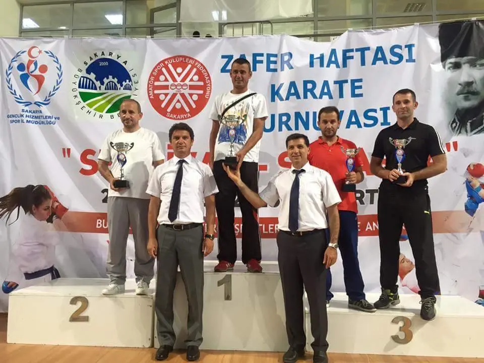 Haber: Hendek Belediyesi Karate Takımı Zirvede - Galeri-1