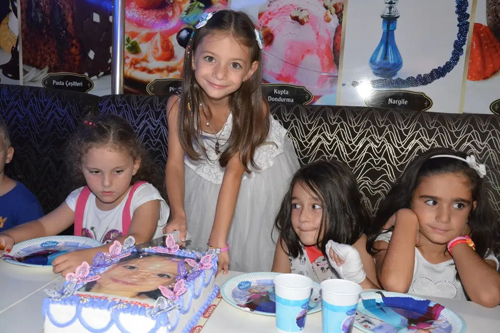 Haber: Liva’ya sınıf arkadaşlarından doğum günü sürprizi - Galeri-2