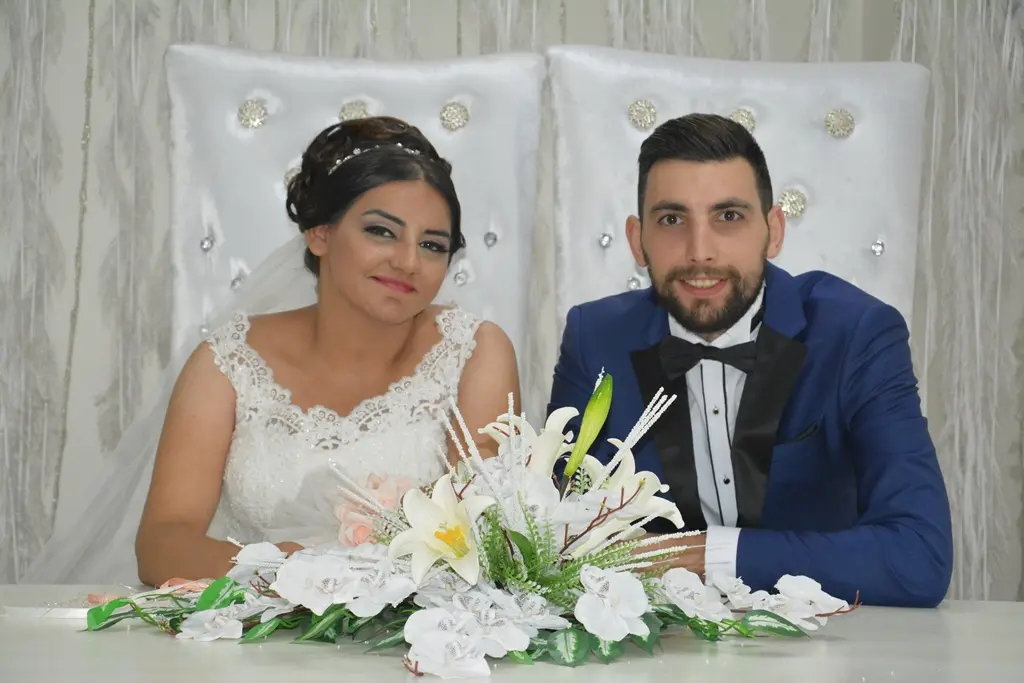 Haber: Eda ve Yunus Emre bir ömür hayata yelken açtılar - Öne Çıkan