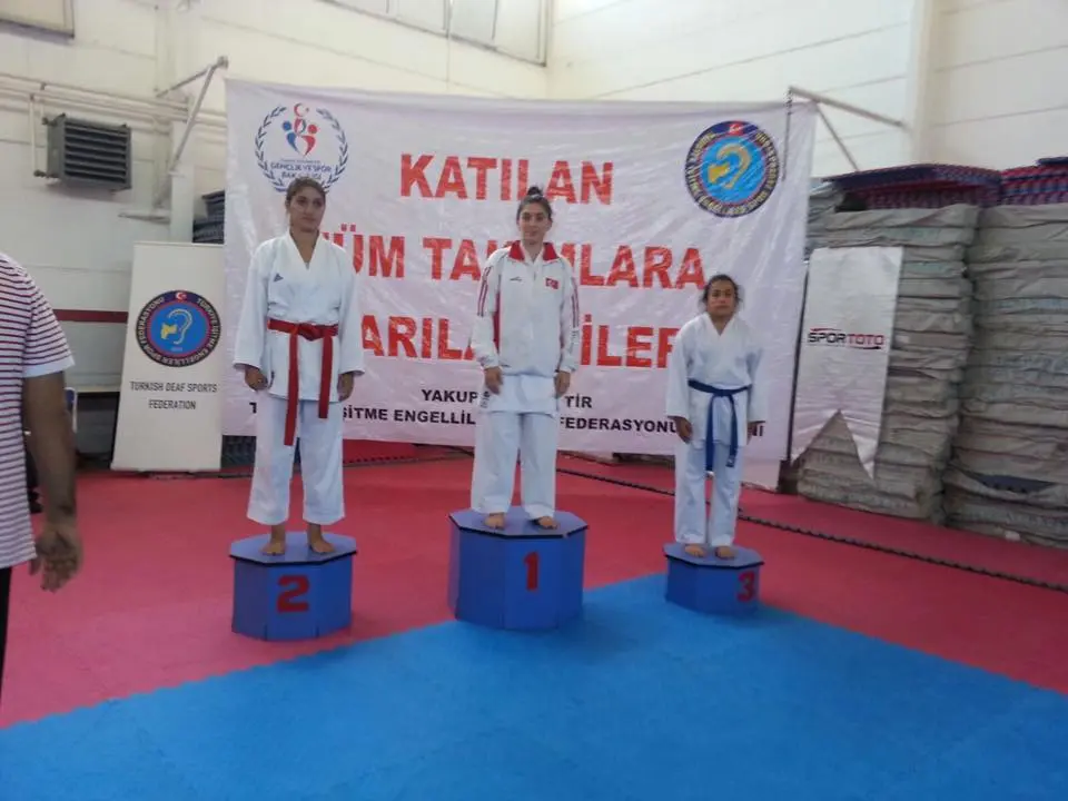 Haber: Hendek Belediyesi Karate Takımı Engel Tanımıyor - Galeri-2