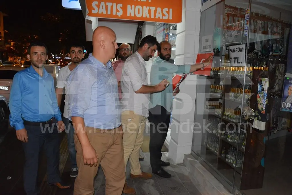 Haber: Hendek’li Ülkücüler ve Gençler tüm işyerlerini  Türk Bayrakları ile  donattı - Galeri-4