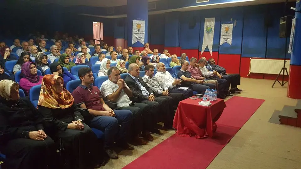 Haber: AK Parti Mahalle Başkanları Değerlendirme Toplantısı yapıldı - Öne Çıkan