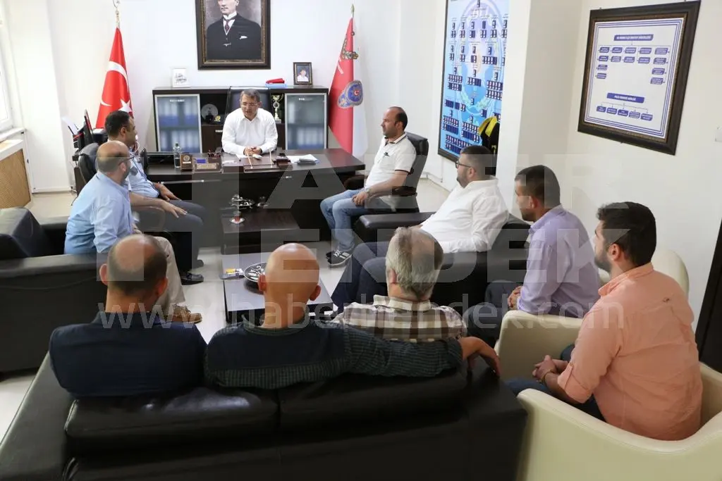Haber: Hendek Emniyete Kuran-I Kerim Ve Türk Bayrağı - Galeri-2