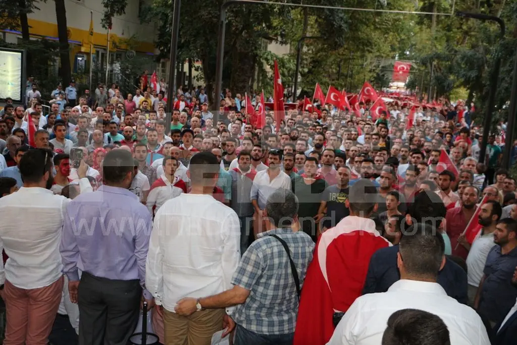 Haber: BİNLERCE KİŞİ ŞEHİTLERE SAYGI, TERÖRE LANET YÜRÜYÜŞÜNE KATILDI - Galeri-6