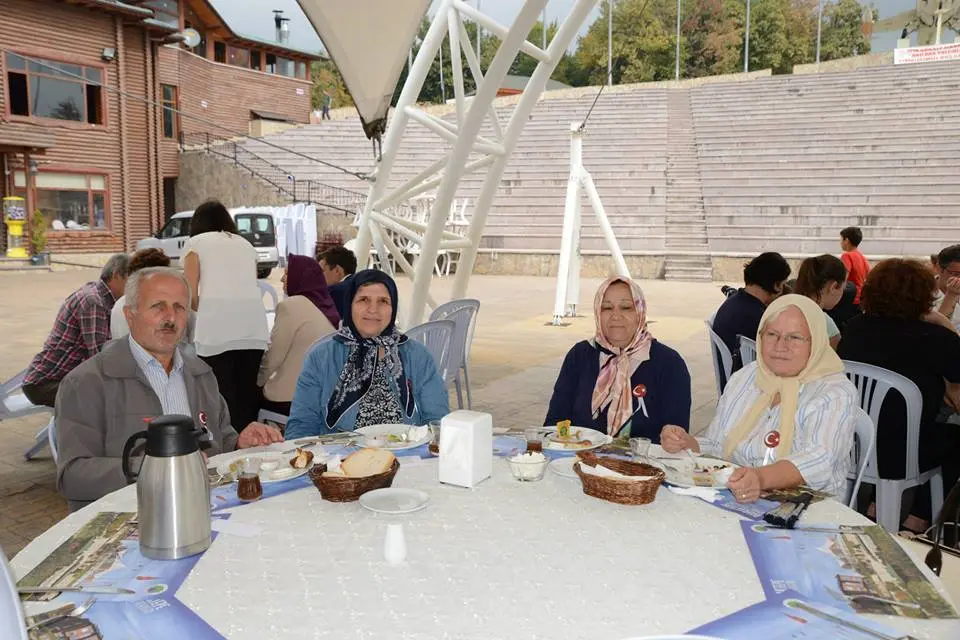 Haber: Ziya Gökalp İlk Okulunda Yediden Yetmişe  Anılara Yolculuk - Galeri-17