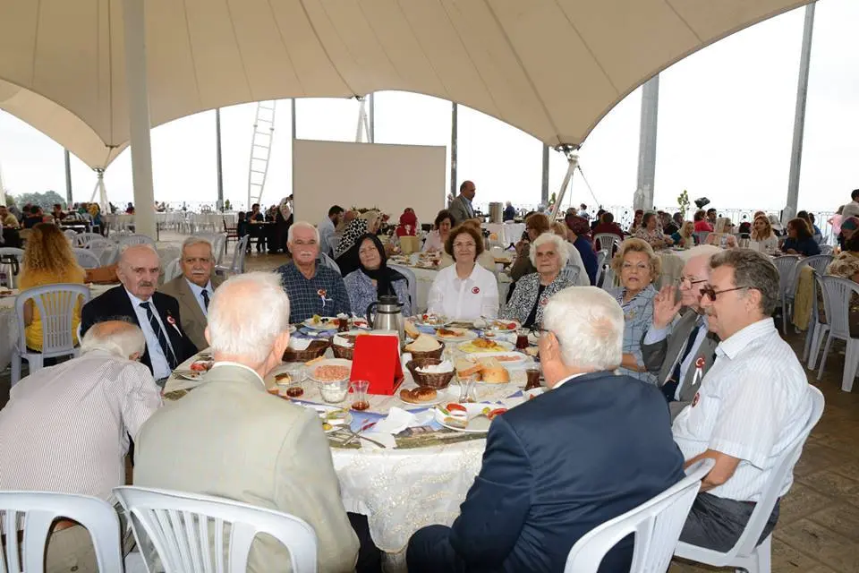 Haber: Ziya Gökalp İlk Okulunda Yediden Yetmişe  Anılara Yolculuk - Galeri-20
