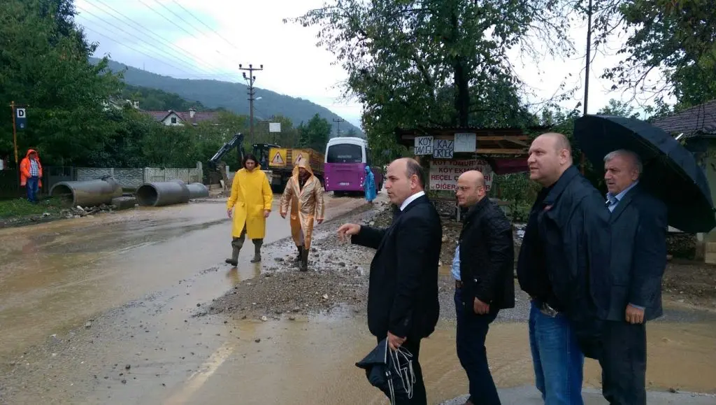 Haber: MHP Sakarya Milletvekili Adayı Acartürk, sel bölgesinde - Galeri-2