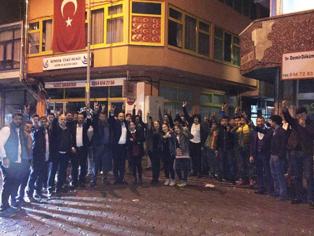 Haber: Hendek’li Ülkücüler Kafes filminde buluştu - Galeri-3