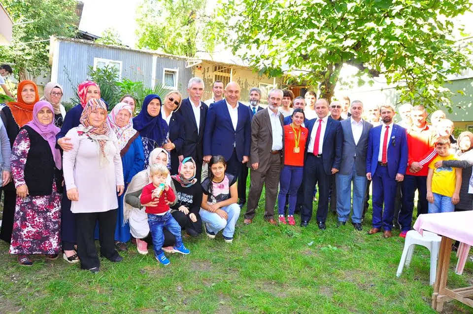 Haber: Acartürk ailesi şampiyonu karşıladı - Öne Çıkan