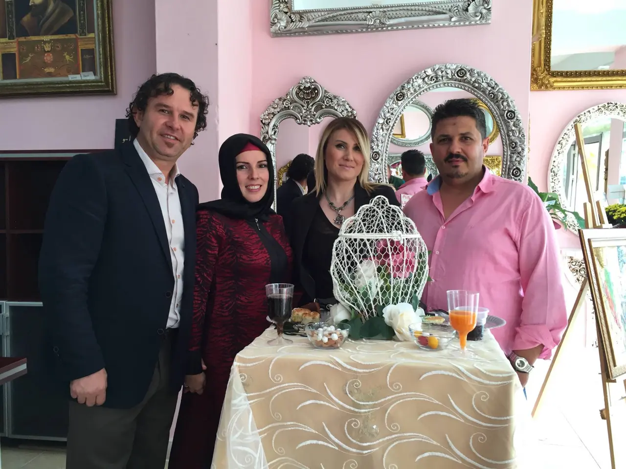 Haber: Metin Cam ve Sanatsal Çerçeve yeni yerinde hizmete açıldı - Galeri-3
