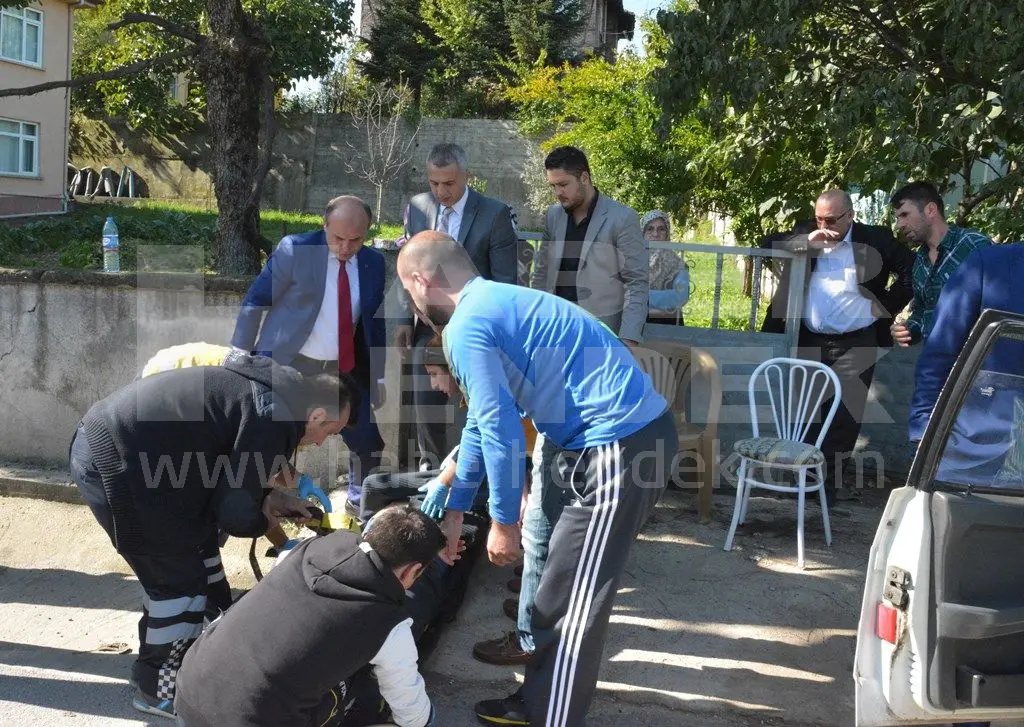 Haber: Hendek’te kaza iki yaralı - Galeri-1