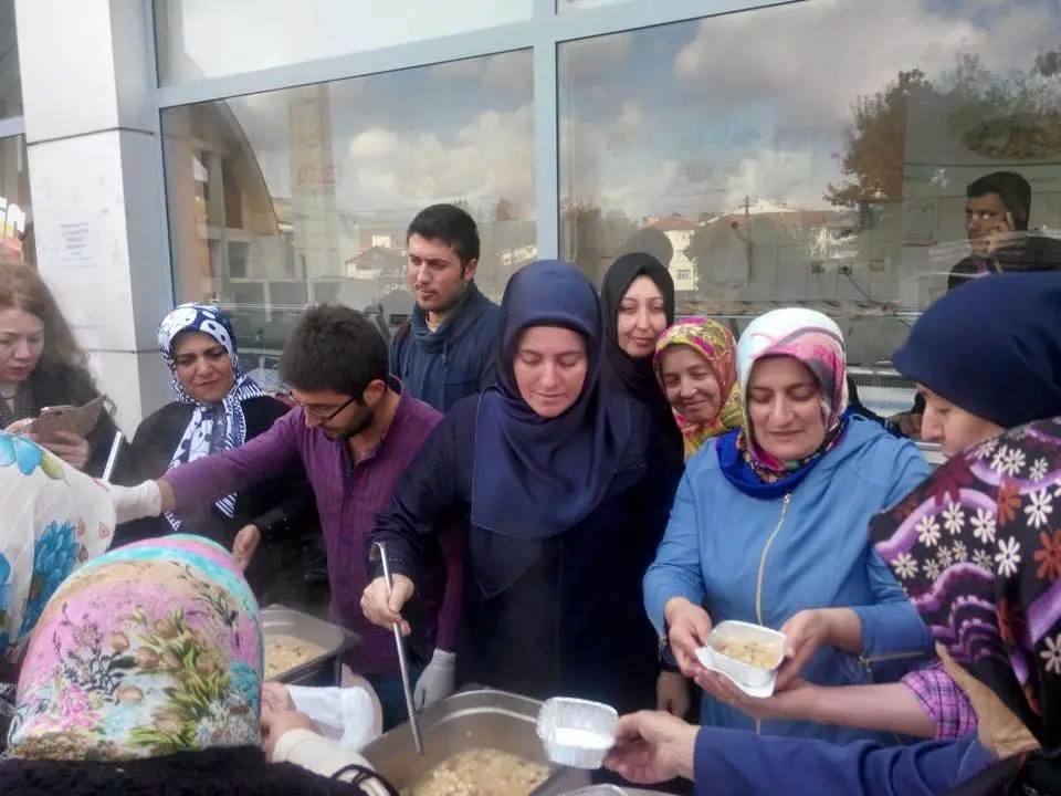 Haber: AK Parti Gençliği Aşure Dağıttı - Galeri-2