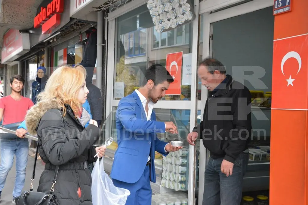 Haber: Hendek Ülkü Ocakları Aşure dağıttı - Galeri-1