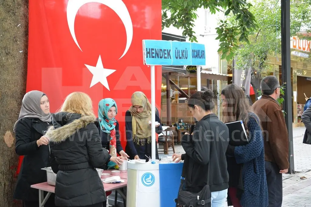 Haber: Hendek Ülkü Ocakları Aşure dağıttı - Galeri-8