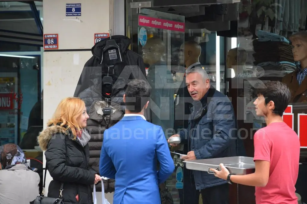 Haber: Hendek Ülkü Ocakları Aşure dağıttı - Galeri-4