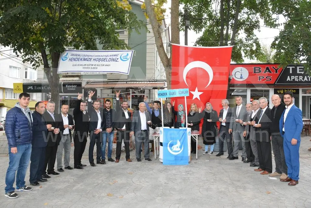 Haber: Hendek Ülkü Ocakları Aşure dağıttı - Öne Çıkan