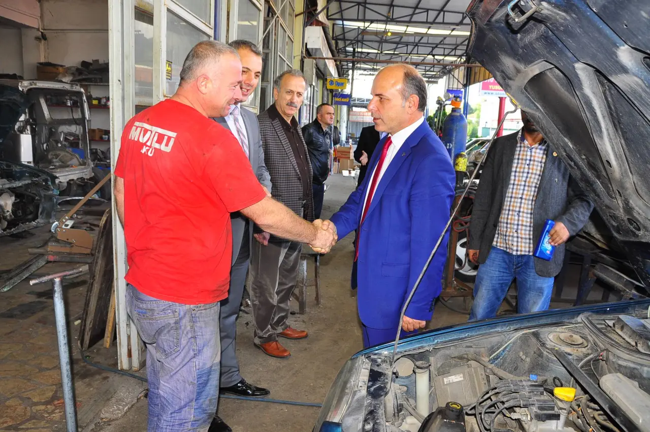 Haber: Acartürk, Hendek Küçük Sanayi esnafını ziyaret etti. - Galeri-2