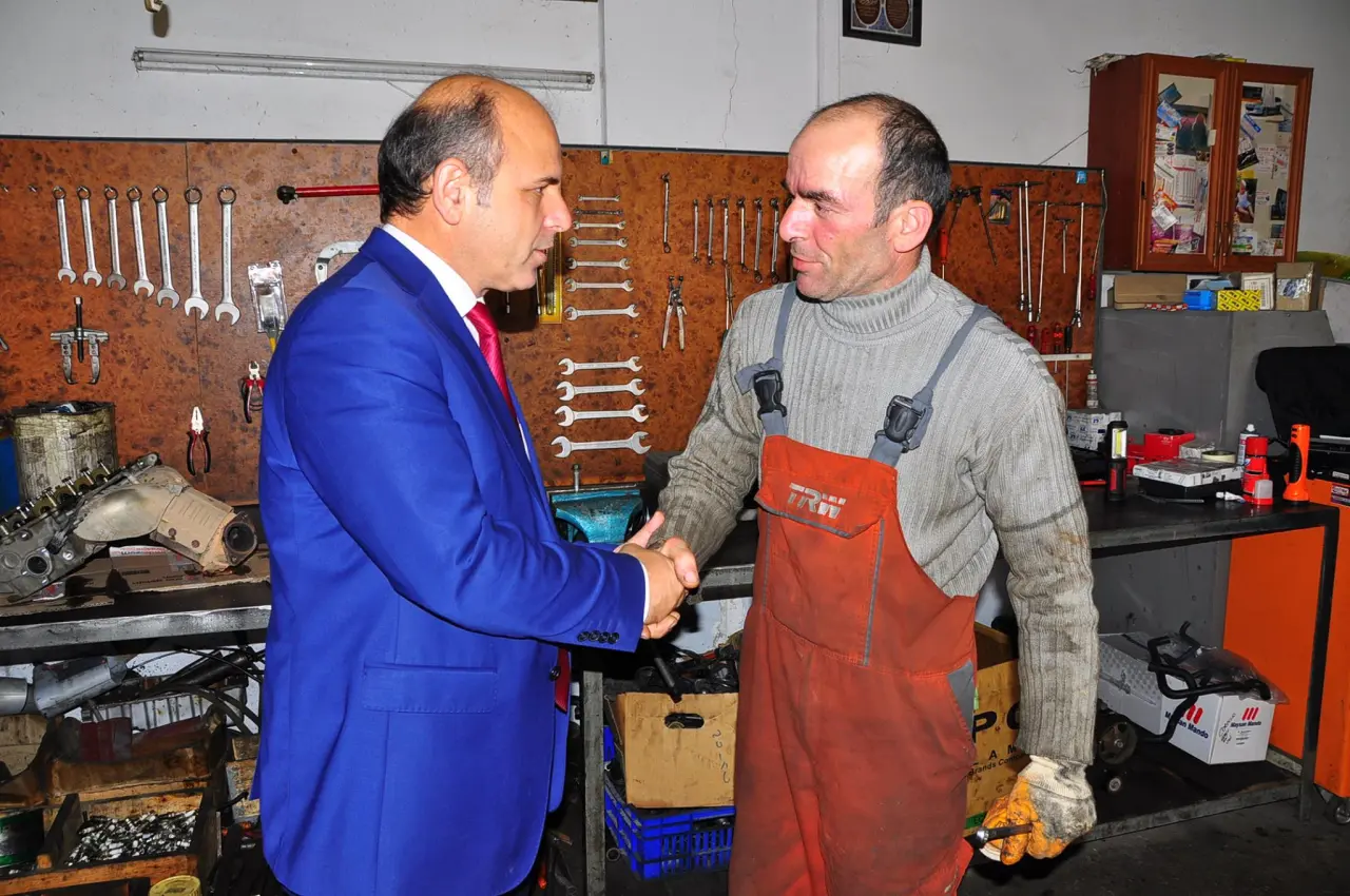 Haber: Acartürk, Hendek Küçük Sanayi esnafını ziyaret etti. - Galeri-3