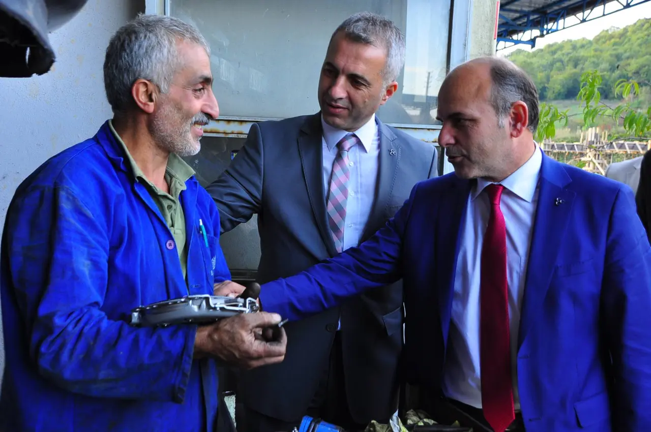 Haber: Acartürk, Hendek Küçük Sanayi esnafını ziyaret etti. - Galeri-4