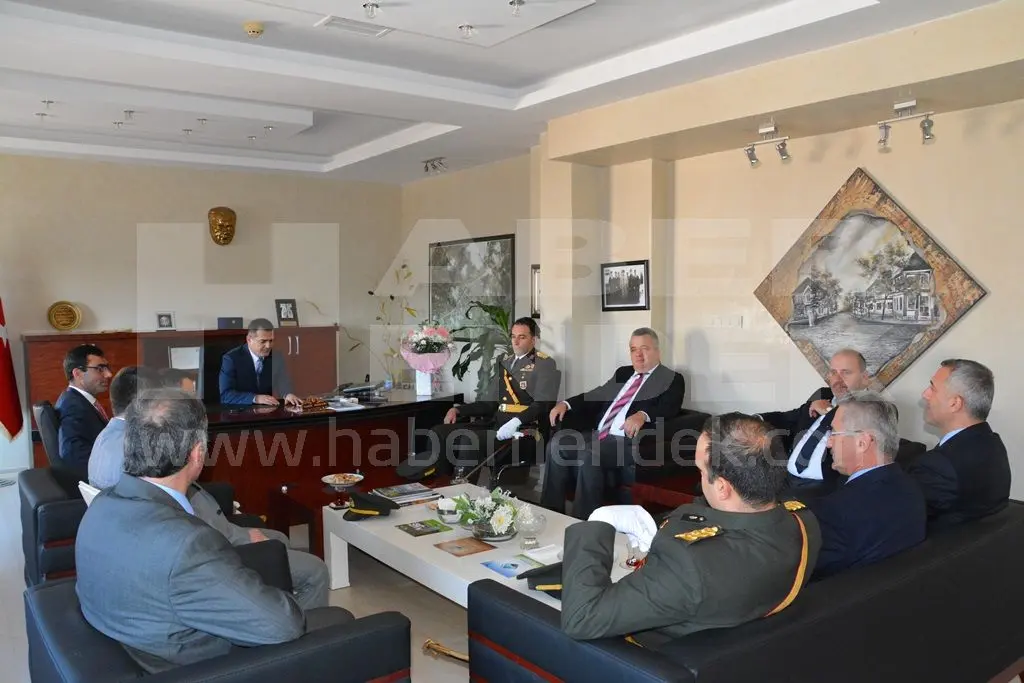 Haber: Kaymakam Akbıyık Tebrikleri Kabul etti - Galeri-3