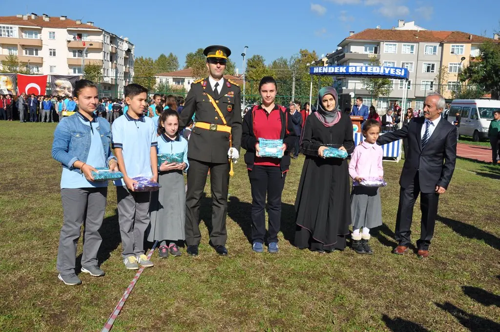Haber: Hendek’te Cumhuriyet Bayramı Coşku ile kutlandı - Galeri-5