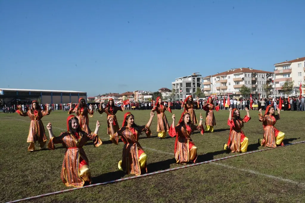 Haber: Hendek’te Cumhuriyet Bayramı Coşku ile kutlandı - Galeri-21