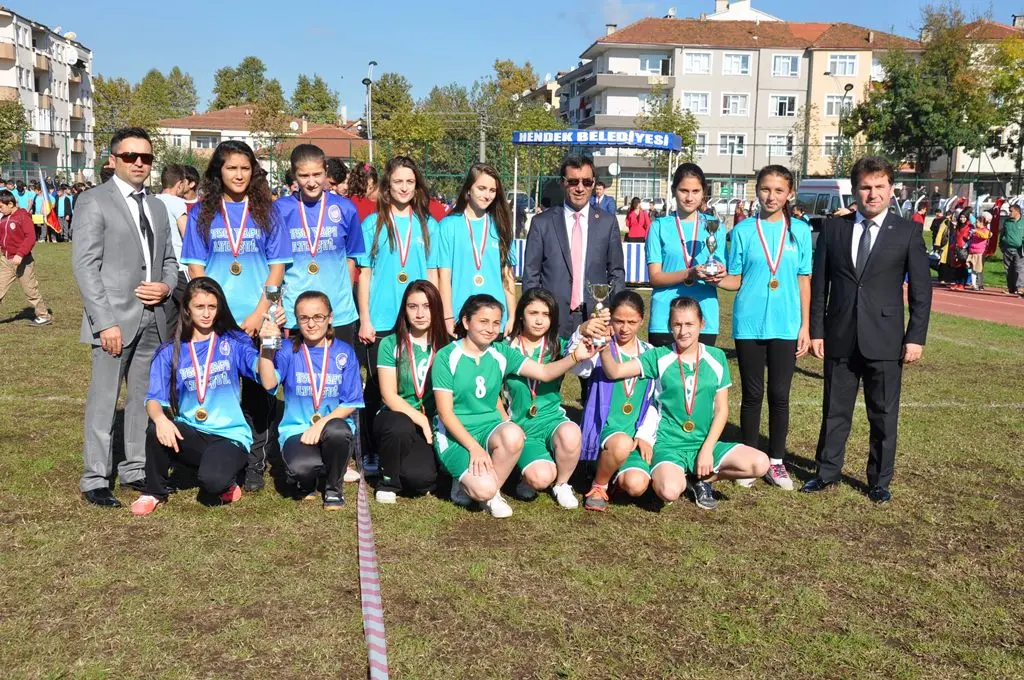 Haber: Hendek’te Cumhuriyet Bayramı Coşku ile kutlandı - Galeri-2