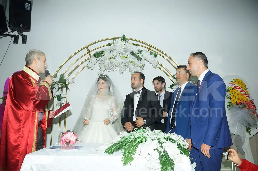 Haber: Büşra ve İbrahim Bir Ömür Hayata Evet dediler - Galeri-1