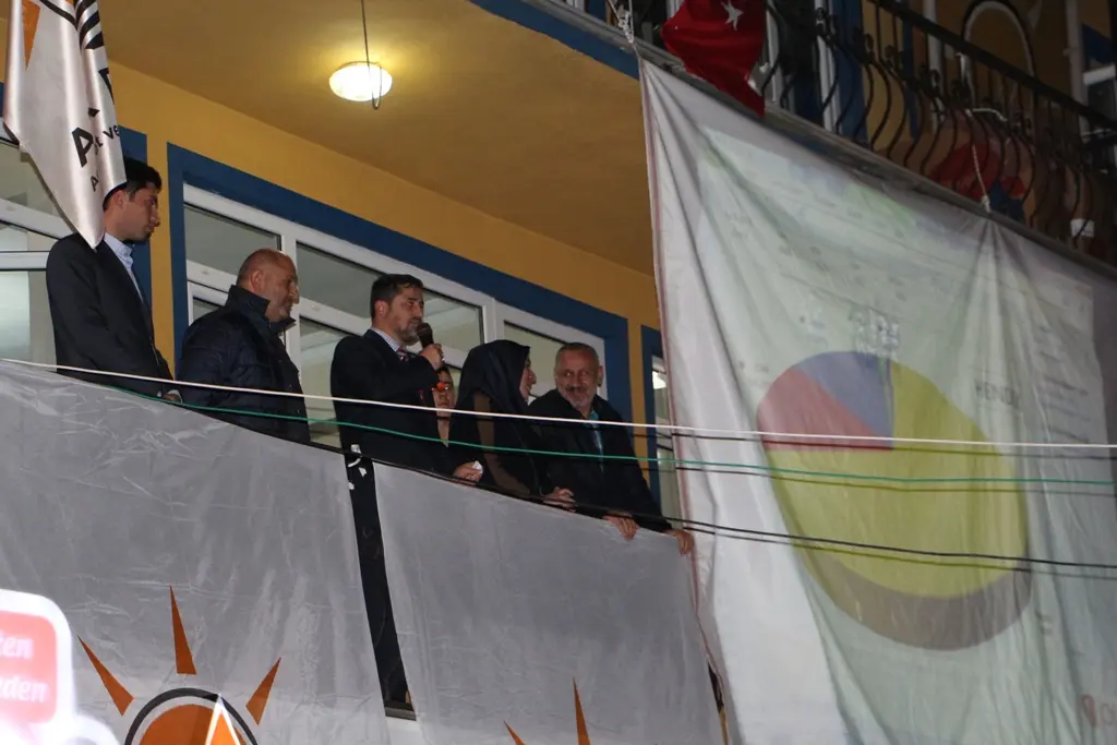 Haber: AK PARTİ’DEN COŞKULU KUTLAMA - Galeri-1