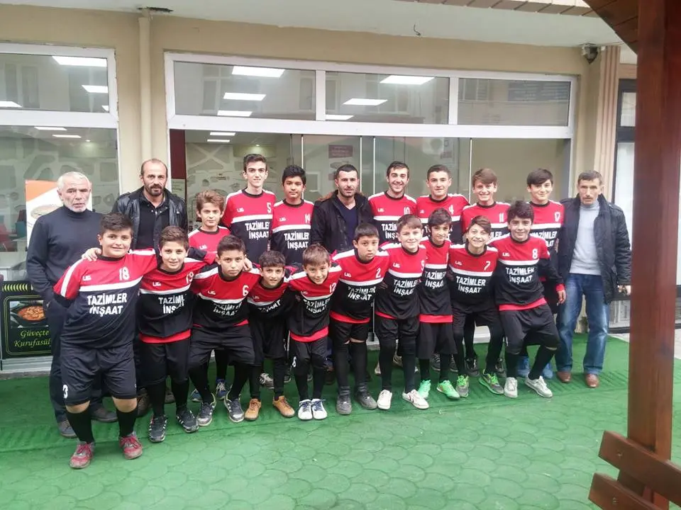 Haber: Play Off'a çıkan Boğazspor gençlerine Pideci Ayhan'dan ziyafet - Öne Çıkan